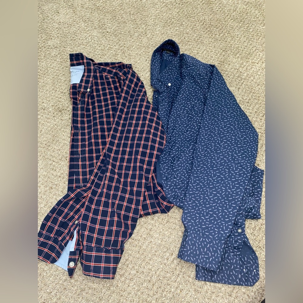 Slim-fit size large Men’s long sleeve dress shirts, Banana Republic